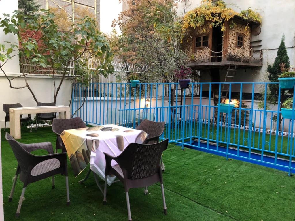 خانه سالمندان زنبق سفید